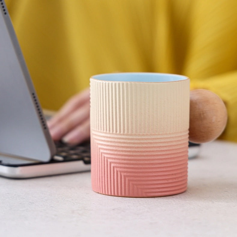 Ceramic Mug with a gradient-pattern wooden ball handle 200 ml/6.76 fl oz