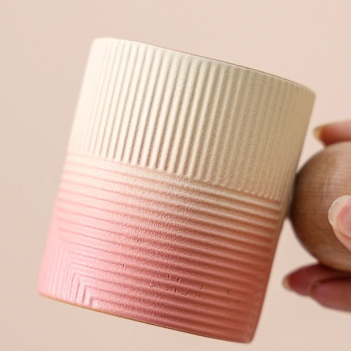 Ceramic Mug with a gradient-pattern wooden ball handle 200 ml/6.76 fl oz